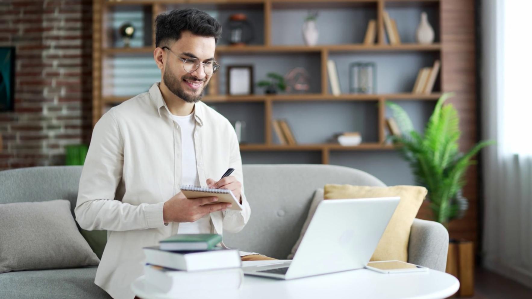 Análisis profesional de estados financieros con documentos y herramientas de evaluación